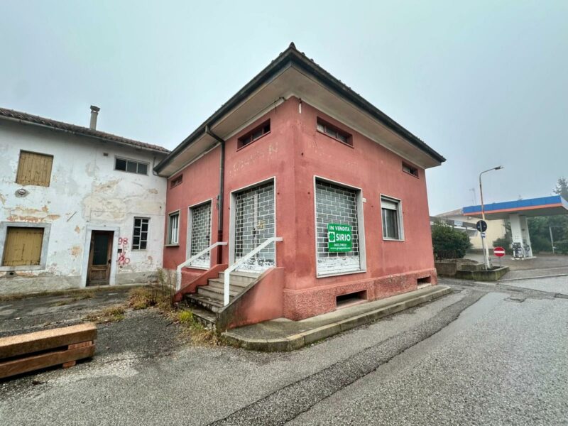 LOCALE COMMERCIALE INDIPENDENTE Manzano