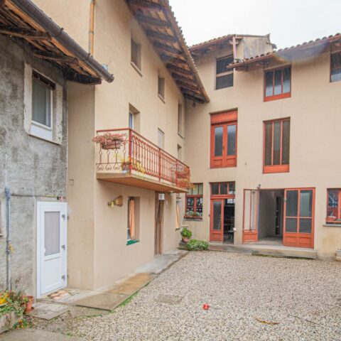 SPAZIOSA CASA BICAMERE CON SCOPERTO DI PROPRIETà – ABITABILE DA SUBITO! Martignacco