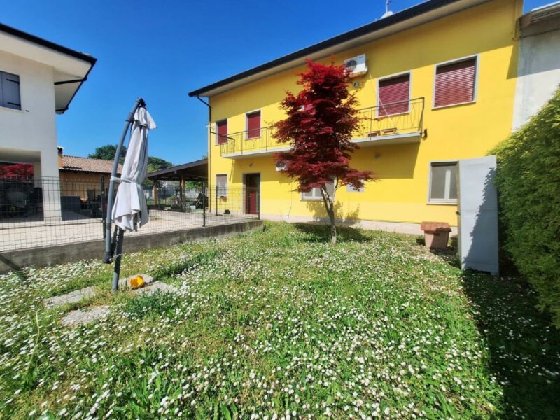 Impeccabile appartamento bicamere con giardino Precenicco