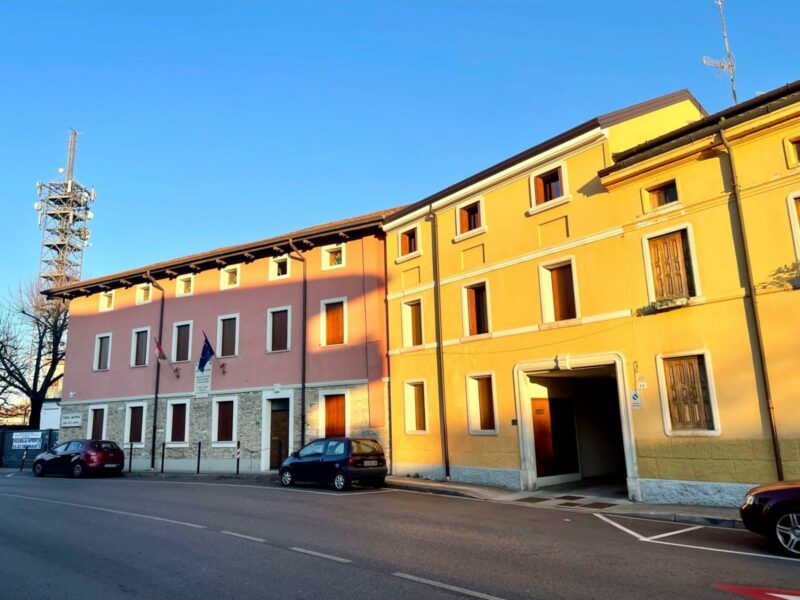 Splendido e moderno appartamento bicamere adiacente al centro – completamente ristrutturato! Latisana