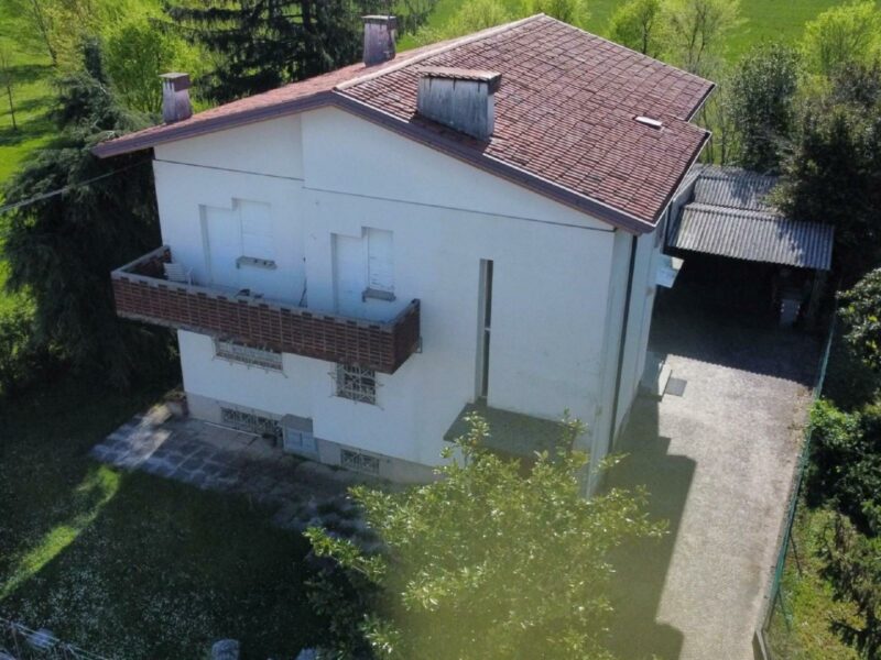CASA SINGOLA CON GIARDINO CON GIARDINO IN POSIZIONE RICERCATA Udine