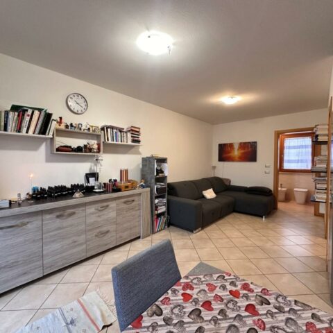 CURATO APPARTAMENTO BICAMERE IN DUPLEX CON INGRESSO INDIPENDENTE E DUE POSTI AUTO SCOPERTI Coseano