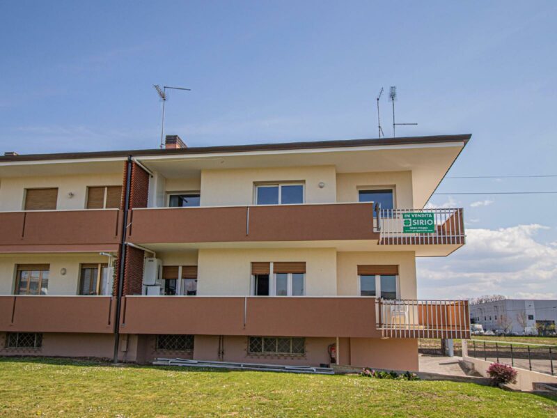 LUMINOSO ED ACCOGLIENTE APPARTAMENTO IN CONTESTO DI SOLE 4 UNITA’ Cassacco