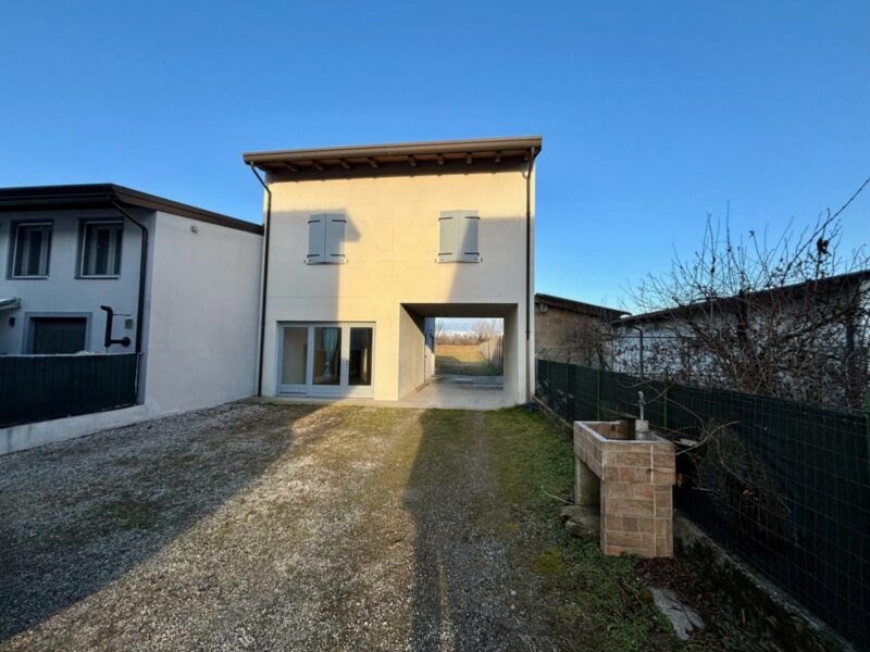 CASA BICAMERE: ristrutturata ed immersa nella tranquillità! San Giorgio della Richinvelda