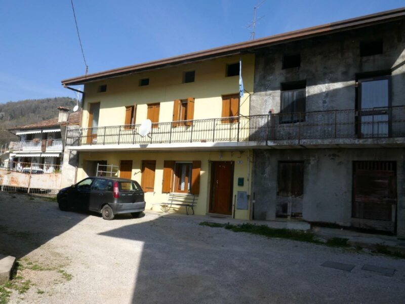 CASA A SCHIERA TRICAMERE: versatili spazi aggiuntivi e giardino privato! Fanna