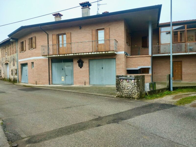 AMPIO TRICAMERE IN TRIFAMILIARE: 134 mq abitativi con 52 mq di cantina e 50 mq di garage! Spilimbergo