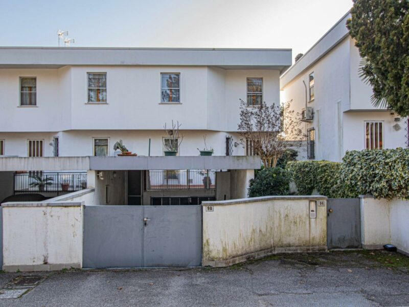 VILLASCHIERA TRICAMERE CON GIARDINO E TAVERNA! Campoformido