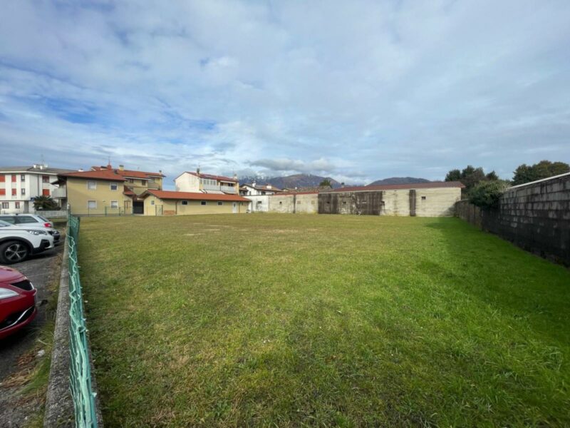 SOLEGGIATO TERRENO EDIFICABILE IN FR. URBIGNACCO Buja