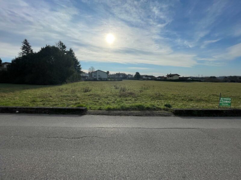 TERRENO EDIFICABILE DALL’OTTIMA ESPOSIZIONE ED IN ZONA RESIDENZIALE Artegna
