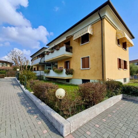 APPARTAMENTO BICAMERE: luminoso, accogliente e con garage e cantina! Azzano Decimo