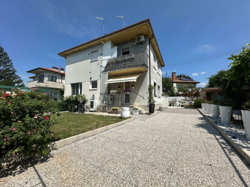 APPARTAMENTO BICAMERE RISTRUTTURATO CON GIARDINO Gorizia
