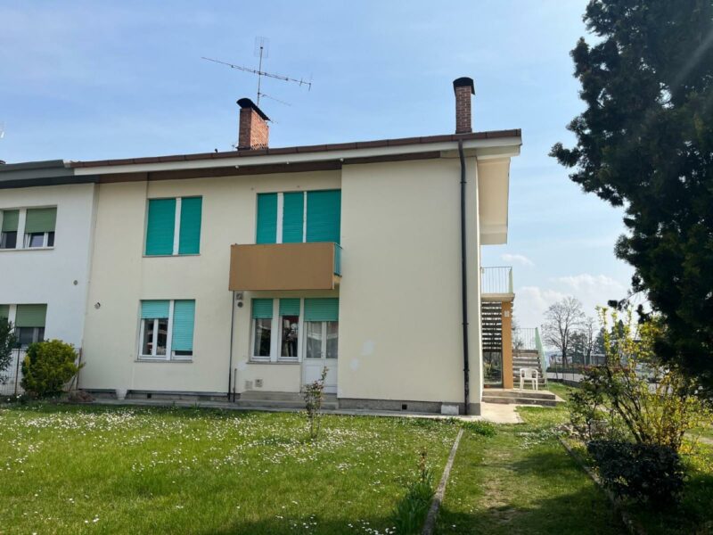 CENTRALE APPARTAMENTO, INGRESSO INDIPENDENTE CON GIARDINO E POSTO AUTO SCOPERTO Majano