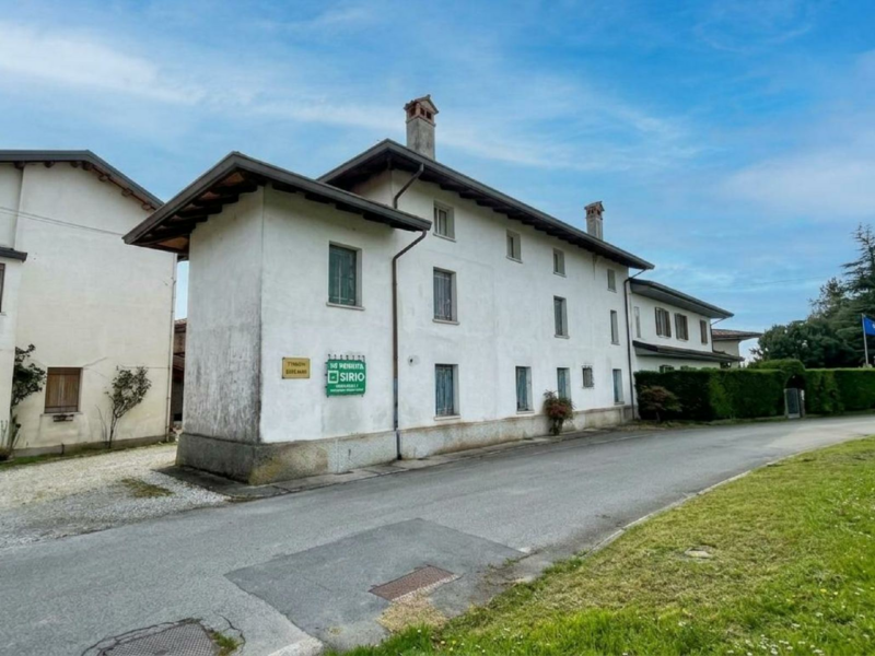 AMPIA CASA CON 4 CAMERE IMMERSA NEL VERDE – OTTIMA OCCASIONE Varmo