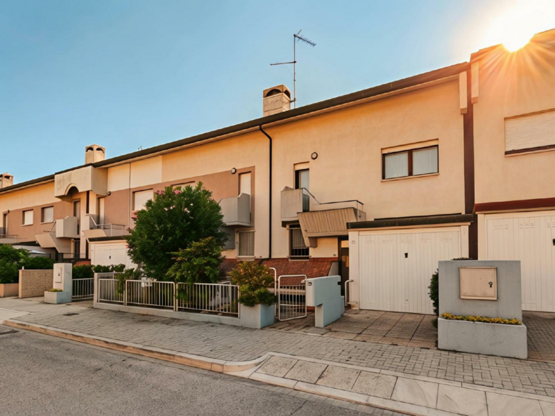 VILLETTA A SCHIERA TRICAMERE CON GIARDINO E GARAGE Udine