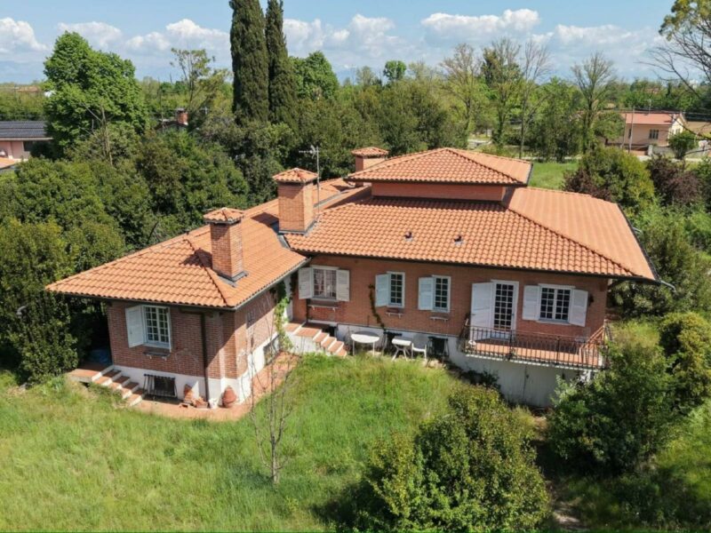 VILLA SINGOLA CIRCONDATA DAL VERDE Mortegliano