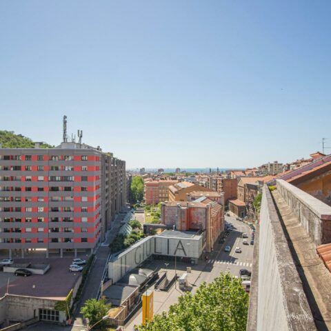 APPARTAMENTO SU DUE LIVELLI CON POSTO AUTO E TERRAZZI PANORAMICI – PIANO ALTO! Trieste