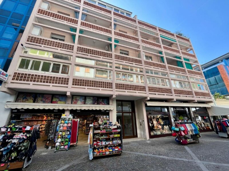 APPARTAMENTO PLURICAMERE NEL CUORE PULSANTE DI GRADO Grado