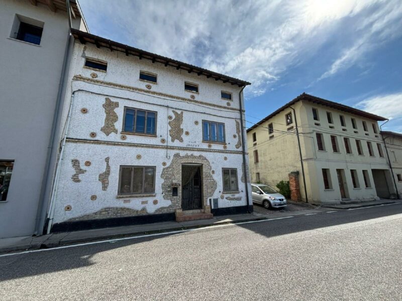CASA ACCOSTATA AD UN LATO Porpetto