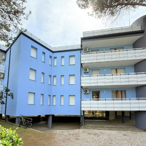 Appartamento bicamere con ampio terrazzo. Bibione