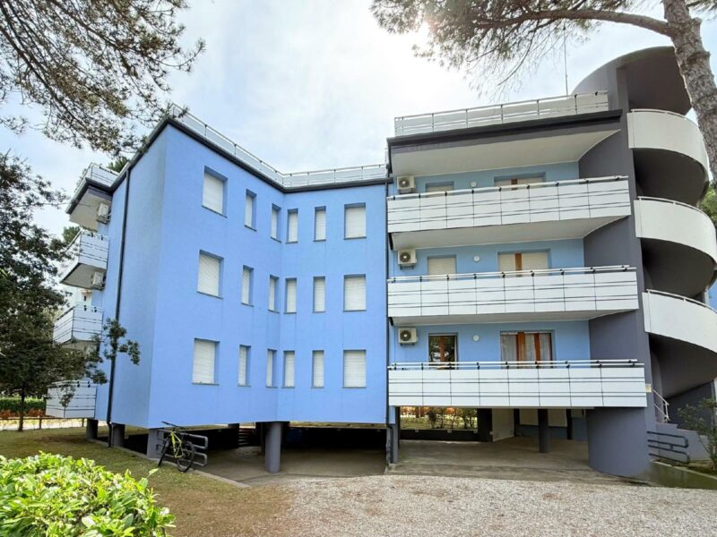 Appartamento bicamere con ampio terrazzo. Bibione