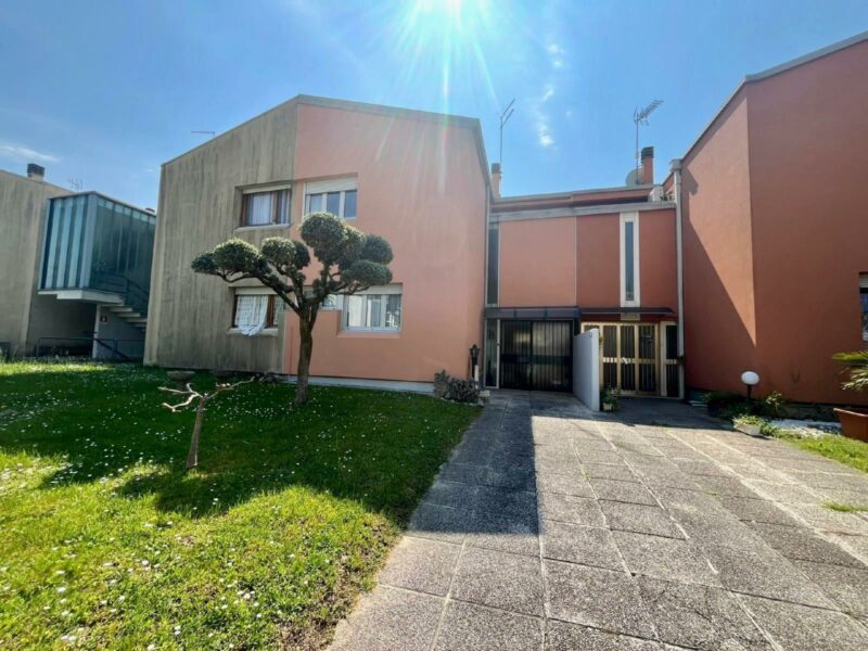 VILLASCHERA TRICAMERE CON GIARDINO: comfort perfetto per la famiglia! San Vito al Tagliamento