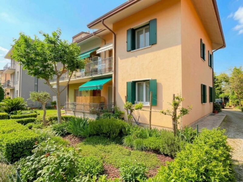 APPARTAMENTO AL PIANO TERRA CON TERRAZZA E POSTO AUTO Lignano Sabbiadoro