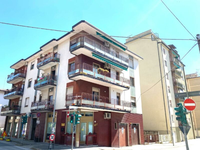 PRATICO APPARTAMENTO BICAMERE CON GARAGE Monfalcone