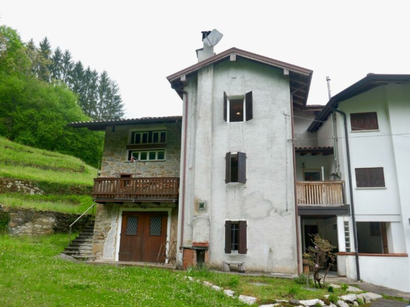 CASASCHIERA RISTRUTTURATA: costi di gestione minimi e immersa in un bel contesto naturale! Clauzetto