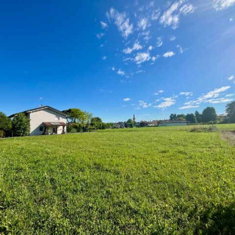 Lotto edificabile per villa | Comune di San Vito al T. e Sesto al Reghena a partire da 45.000€ Sesto al Reghena