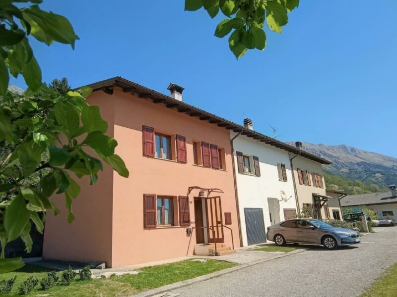 CASA DI TESTA, BICAMERE CON STUDIO, ARREDATA, FR. MONTEAPERTA Taipana