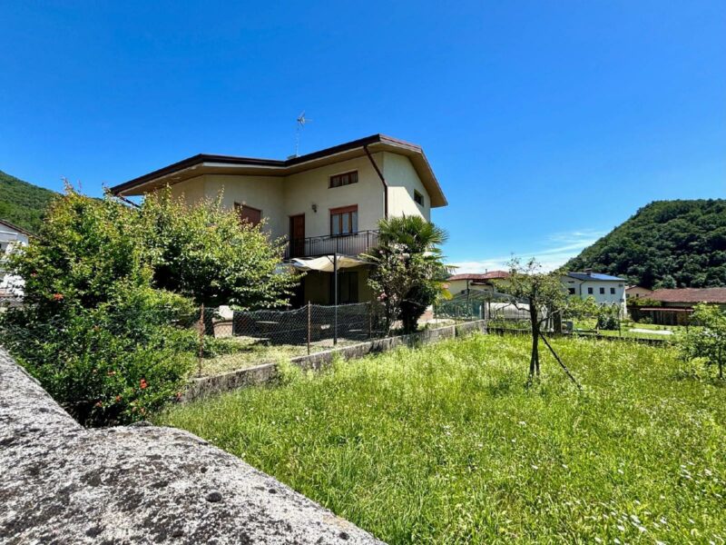 CASA INDIPENDENTE: spazio e luce in una cornice panoramica! Travesio