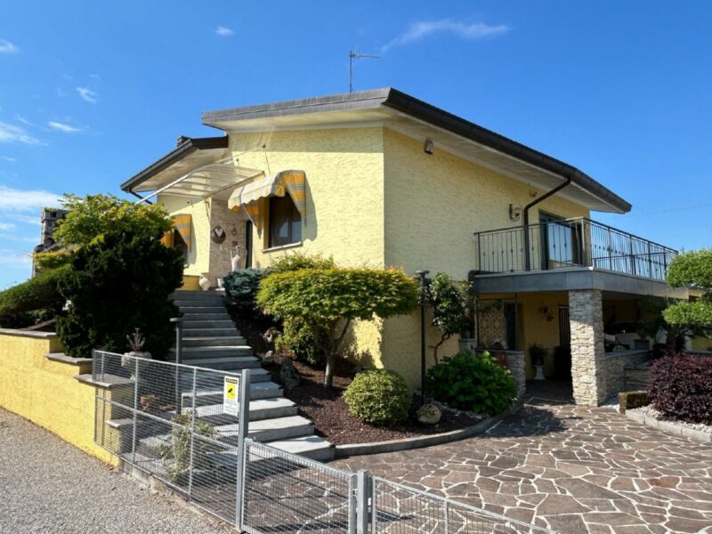 SPLENDIDA VILLA INDIPENDENTE CON GIARDINO Talmassons