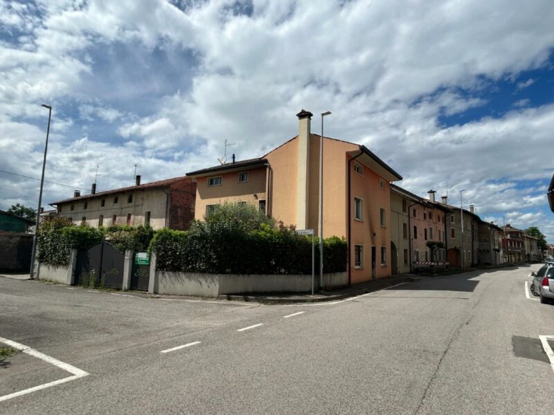 OPPORTUNITà! CASA A SCHIERA TRICAMERE DA RISTRUTTURARE Codroipo