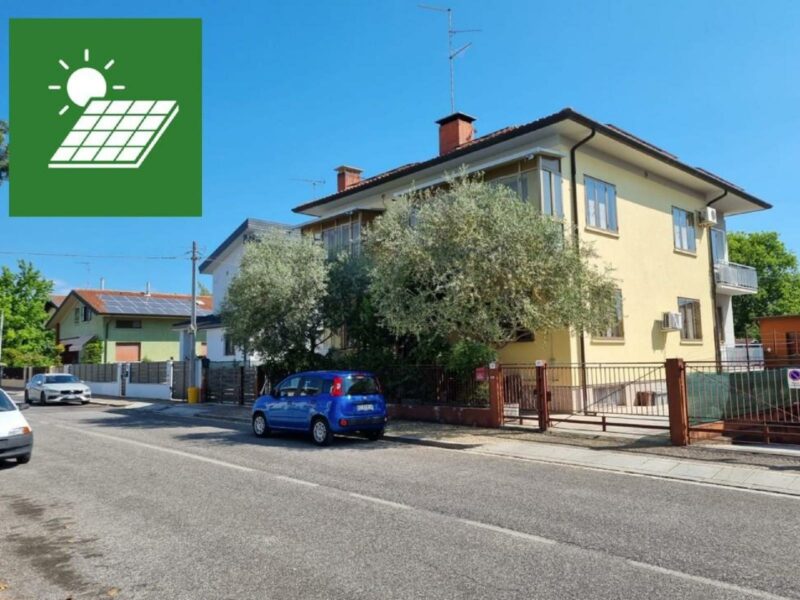 LUMINOSO APPARTAMENTO ULTIMO PIANO CON GIARDINO, TAVERNA E BOX – zona via cividale Udine