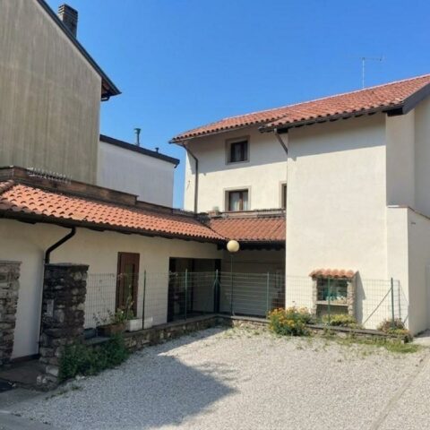 CASA INDIPENDENTE BICAMERE CON SOFFITTA E GARAGE A POCHI PASSI DAL DUOMO San Daniele del Friuli