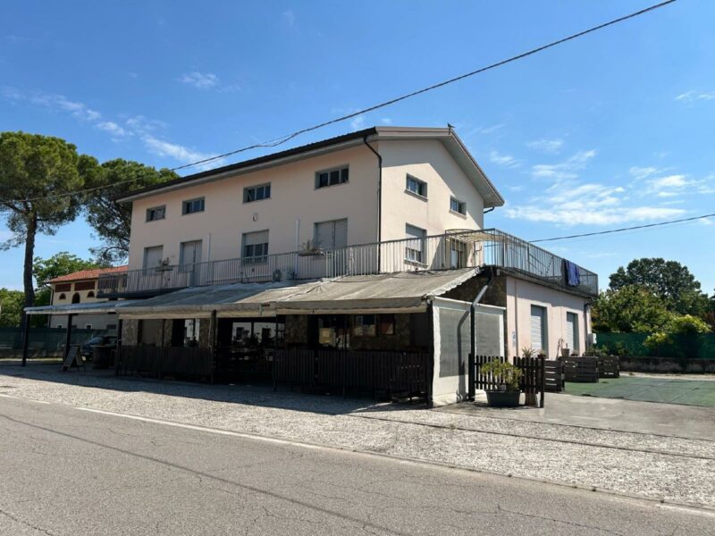 UN INVESTIMENTO COMPLETO: AMPIO APPARTAMENTO TRICAMERE E BAR AVVIATO! Talmassons