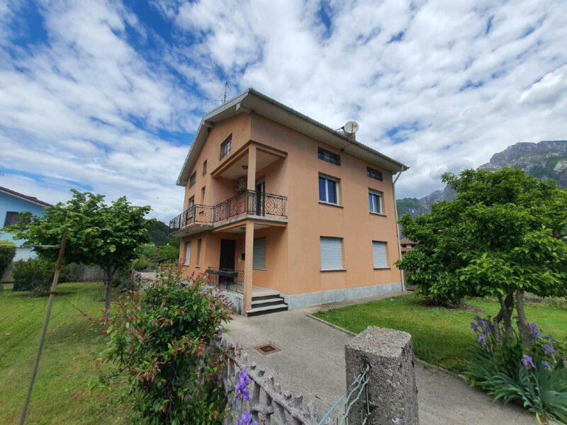 Appartamento in bifamiliare con giardino privato e ingresso indipendente Cavazzo Carnico