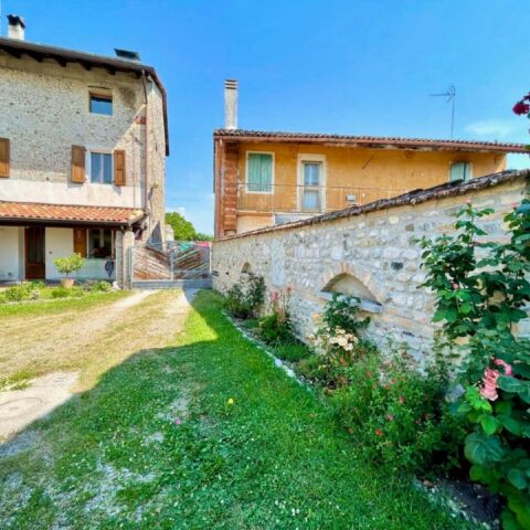 PORZIONE DI CASA COLONICA RISTRUTTURATA: carattere, spazio ed efficienza! San Martino al Tagliamento