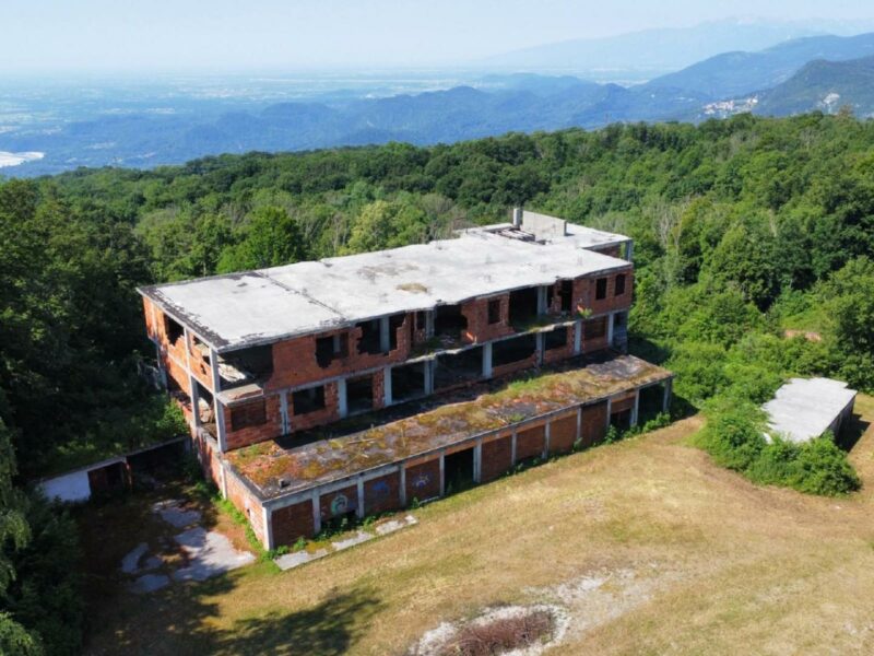 AMPIO FABBRICATO ALLO STATO GREZZO CON POTENZIALITA’ RICETTIVE Forgaria nel Friuli