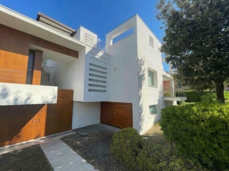ESCLUSIVA VILLA DI TESTA CON GIARDINO E TERRAZZA SOLARIUM Lignano Pineta