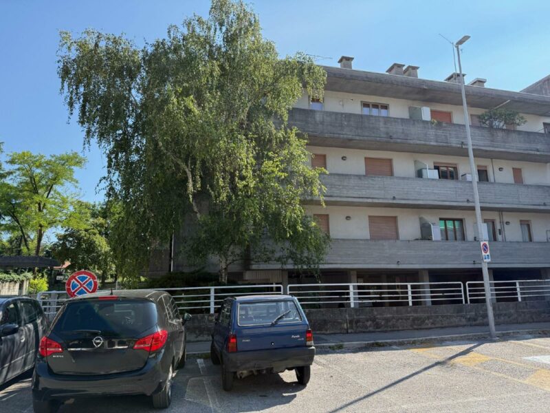 ZONA POSTE CENTRALI: INTROVABILE AMPIO BICAMERE, CON STUDIO, GRANDI TERRAZZE E DOPPIO POSTO AUTO!! Monfalcone