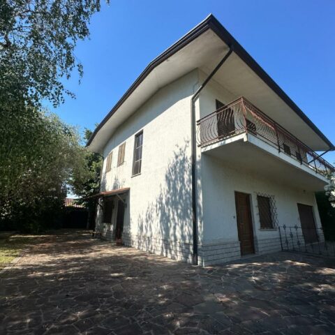 SPAZIOSA CASA SINGOLA CON GIARDINO – trasformabile anche in bifamialire! San Pier d’Isonzo
