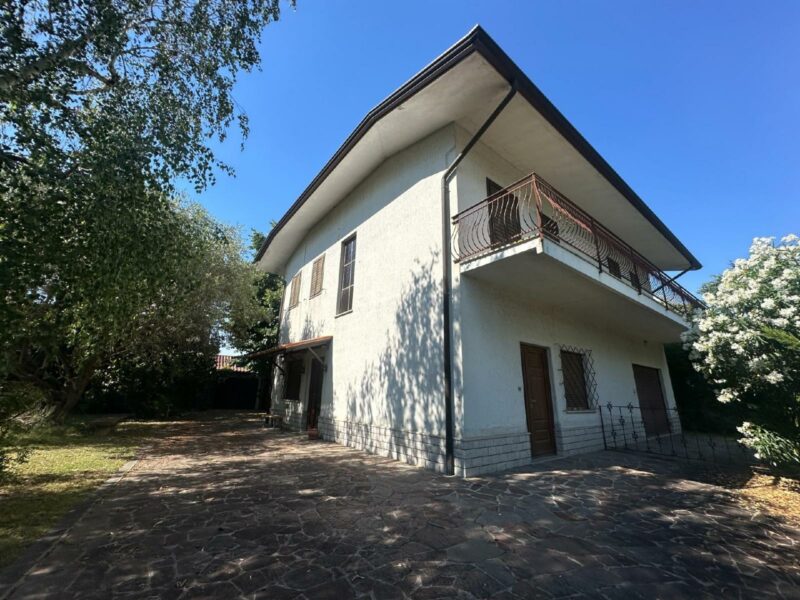 SPAZIOSA CASA SINGOLA CON GIARDINO – trasformabile anche in bifamialire! San Pier d’Isonzo