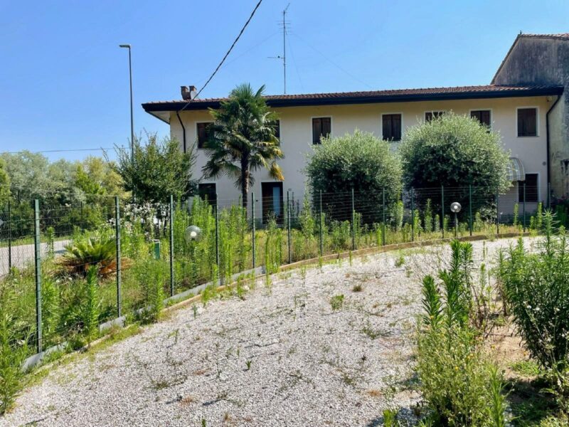CASA FRIULANA CON ACCESSORIO: la soluzione che stavi aspettando! Azzano Decimo