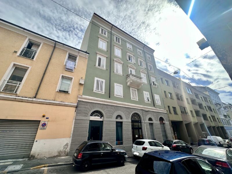 APPARTAMENTO MONOCAMERA CON TERRAZZO A POCHI PASSI DAL CENTRO Trieste