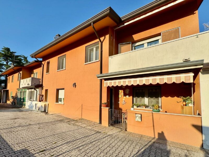 3 camere, studio, dependance e grande cantina: tutto lo spazio che cerchi! Cormons