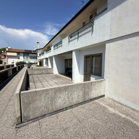 Piano terra con 3 camere, patio e giardino privato Udine