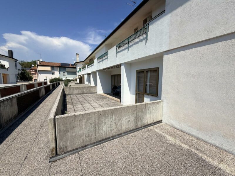 Piano terra con 3 camere, patio e giardino privato Udine