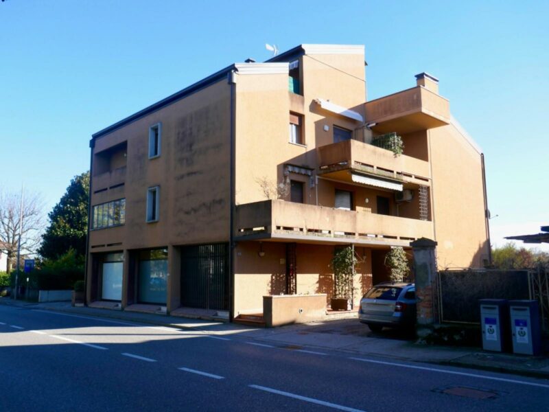 PANORAMICO MINIAPPARTAMENTO IN CENTRO: ampie terrazze e garage! San Giorgio della Richinvelda