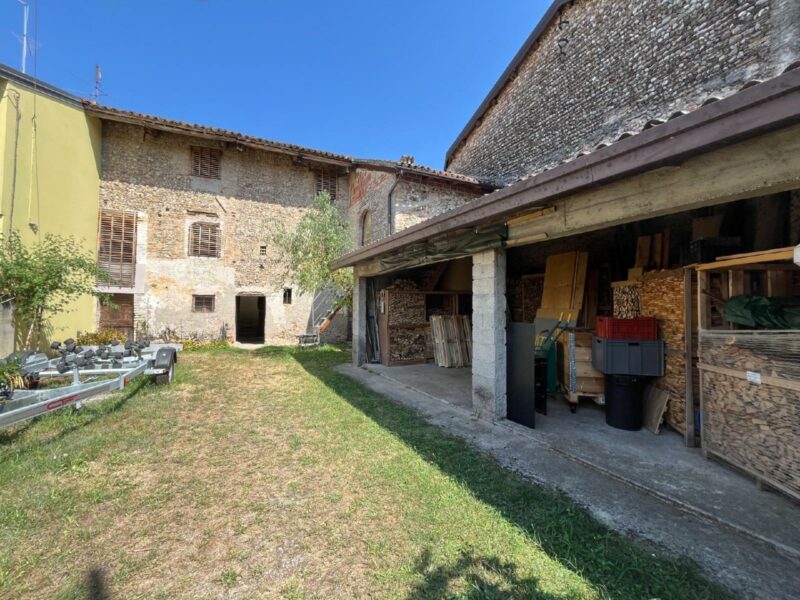 Rustico in sasso con giardino: una casa tutta da creare Bertiolo